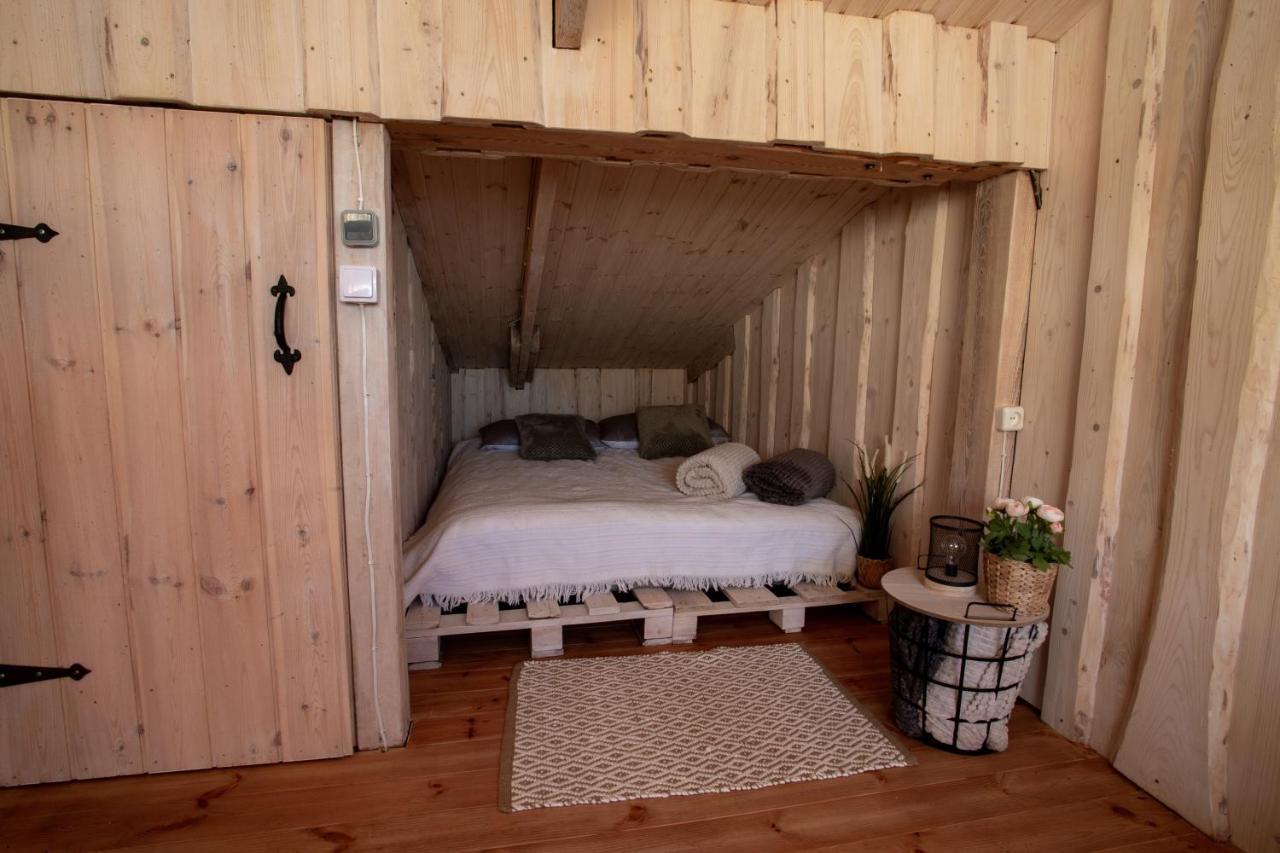 Hotel Laivu Maja Ezerkrasti-2 à Alūksne Extérieur photo
