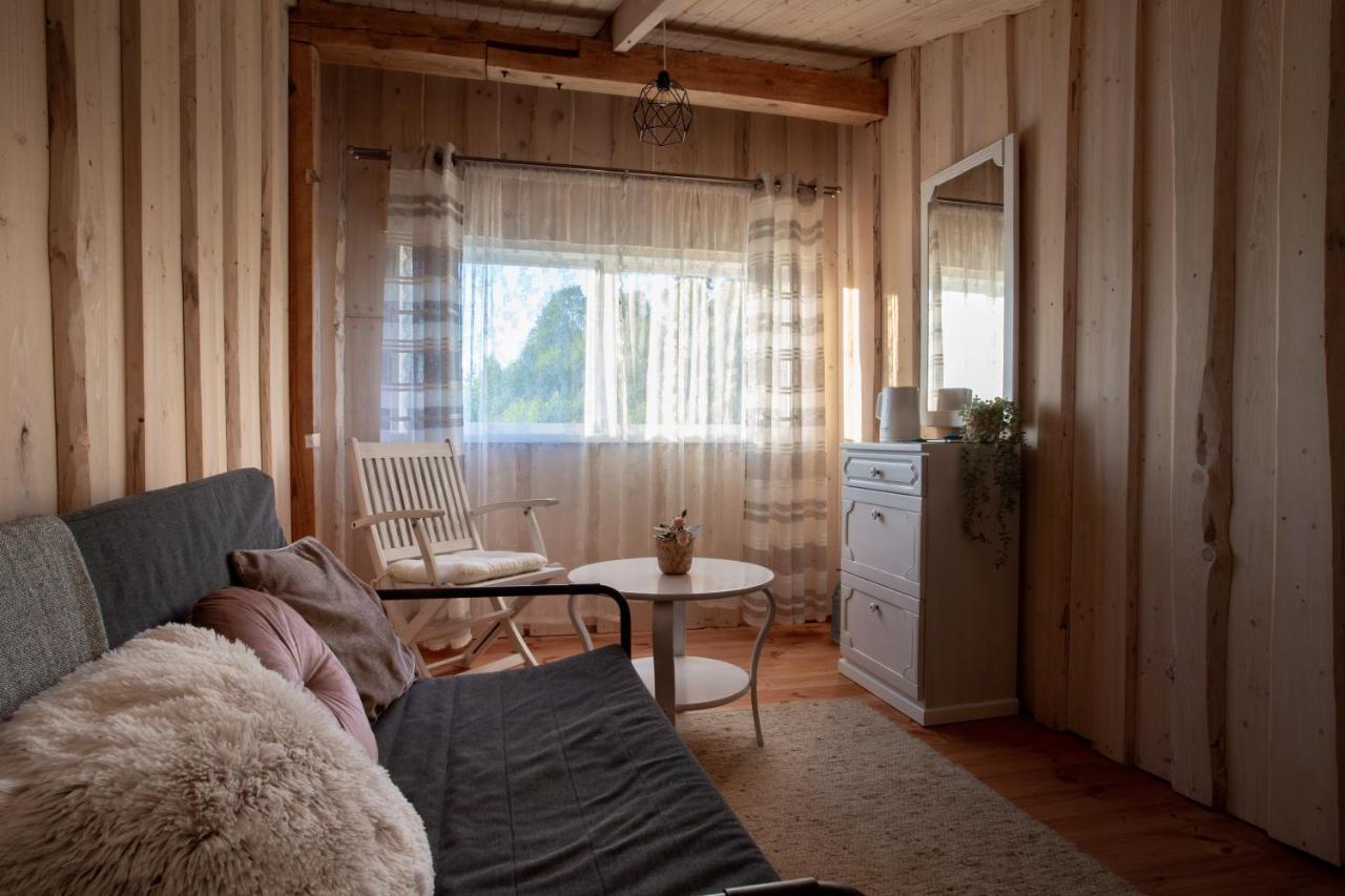Hotel Laivu Maja Ezerkrasti-2 à Alūksne Extérieur photo